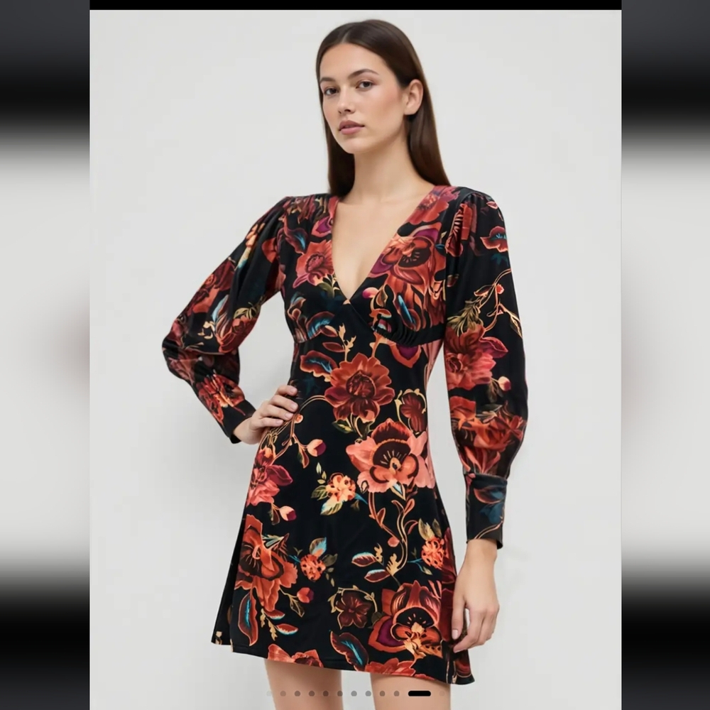 Cider Stretch Velvet Floral Long Sleeve Mini Dress w Button Cuff Detail NWT XL